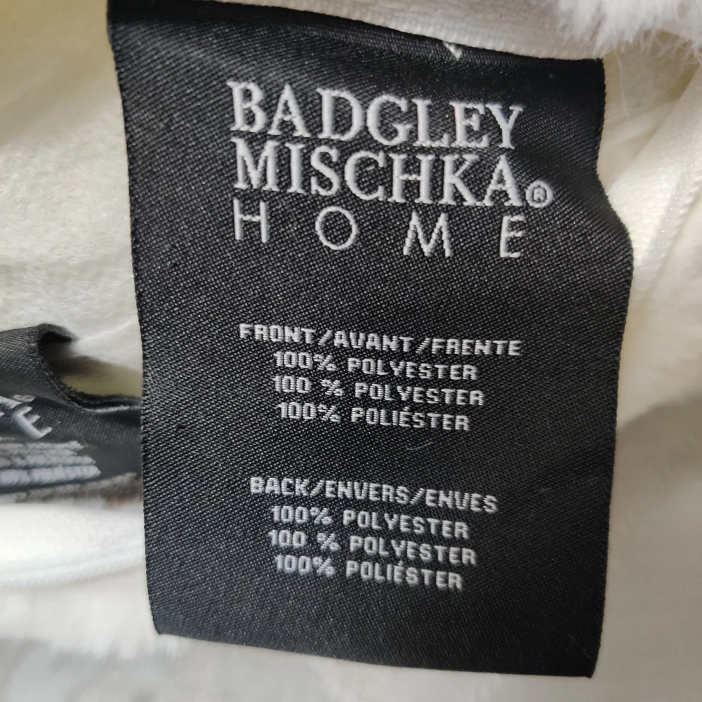 Badgley mischka home Ruched Faux fur pillow - Picture 3 of 3